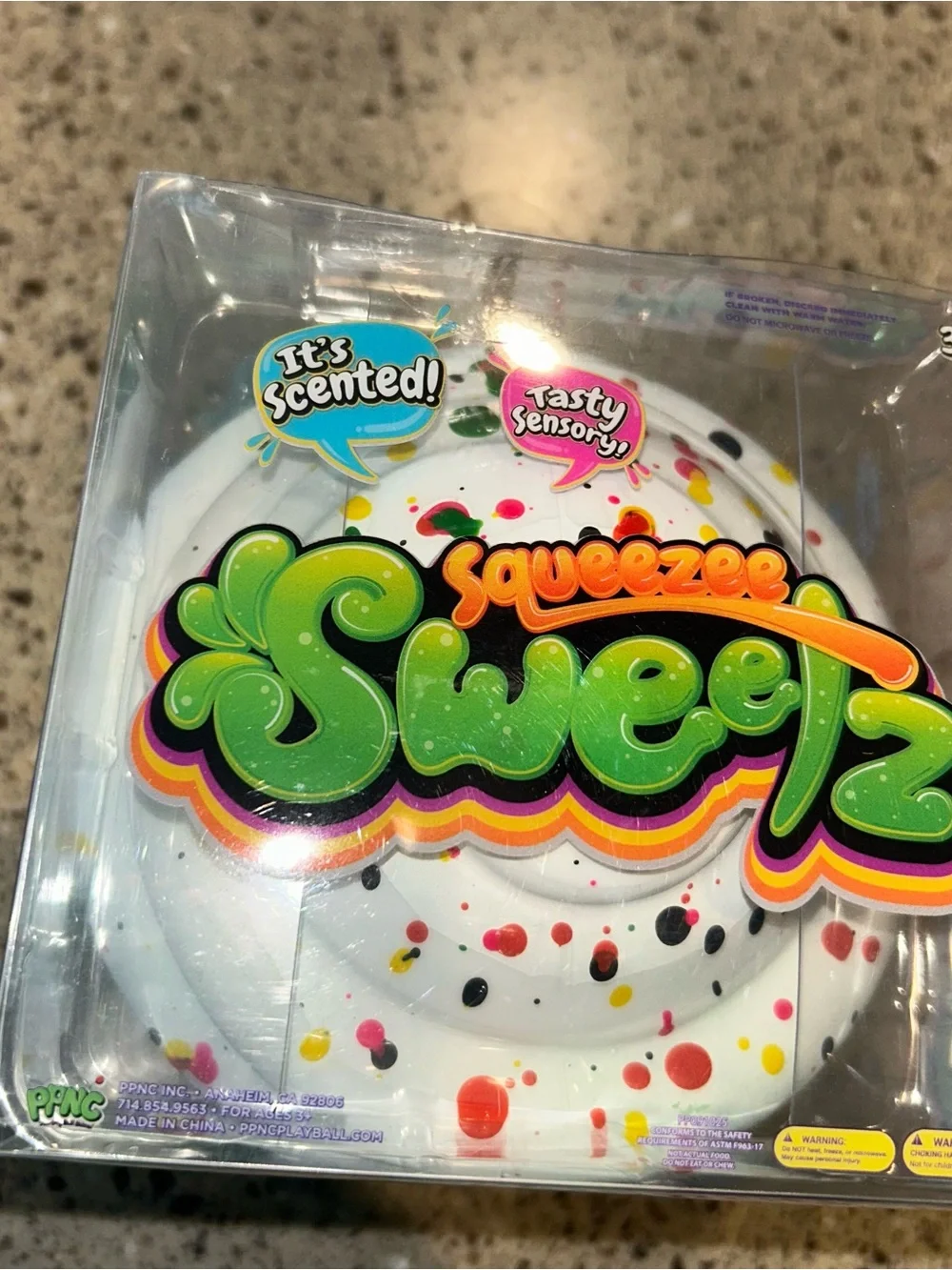 Squeeze SweeZ Scented White Party Slime by Squeeze only one